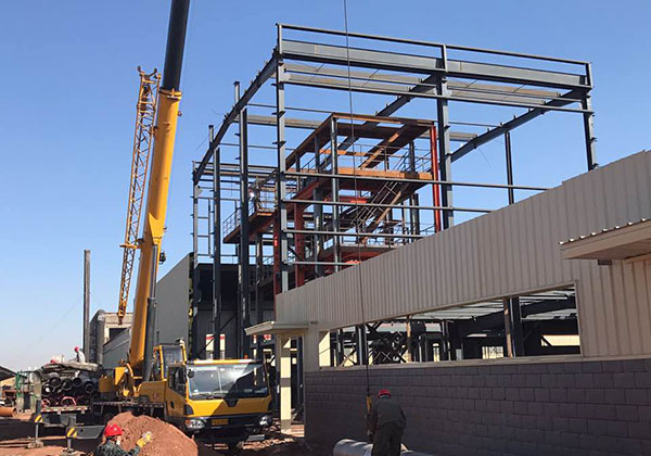 飼料添加（jiā）廢水處理項目三效蒸發係統安裝（zhuāng）現場